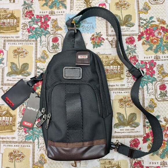 👑POSH NWT Tumi Alpha Bravo Chest Bag Black Anti-Theft Crossbody - Picture 1 of 7
